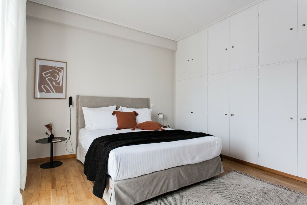 Фото Spacious & Airy 1 Bedroom Apartment near Helexpo