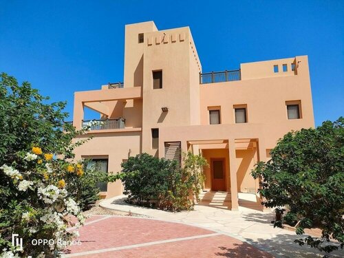 Luxury Half Villa Sea View Team