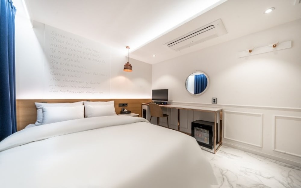 Фото Jongno Hotel Hello inn