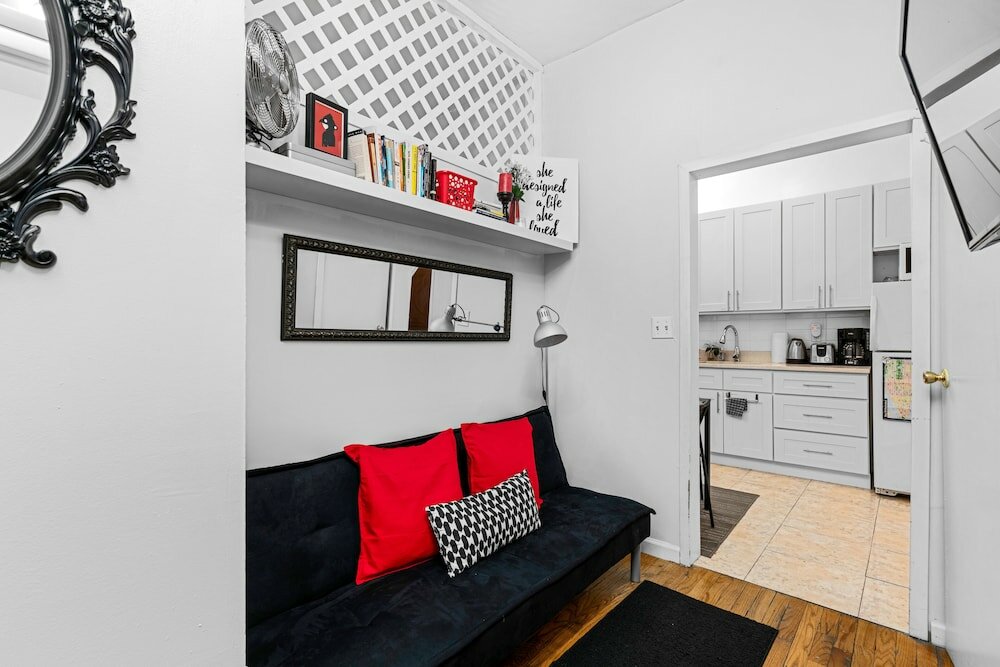 Фото Your Next Vacation Should be Here... walk to TimeSq