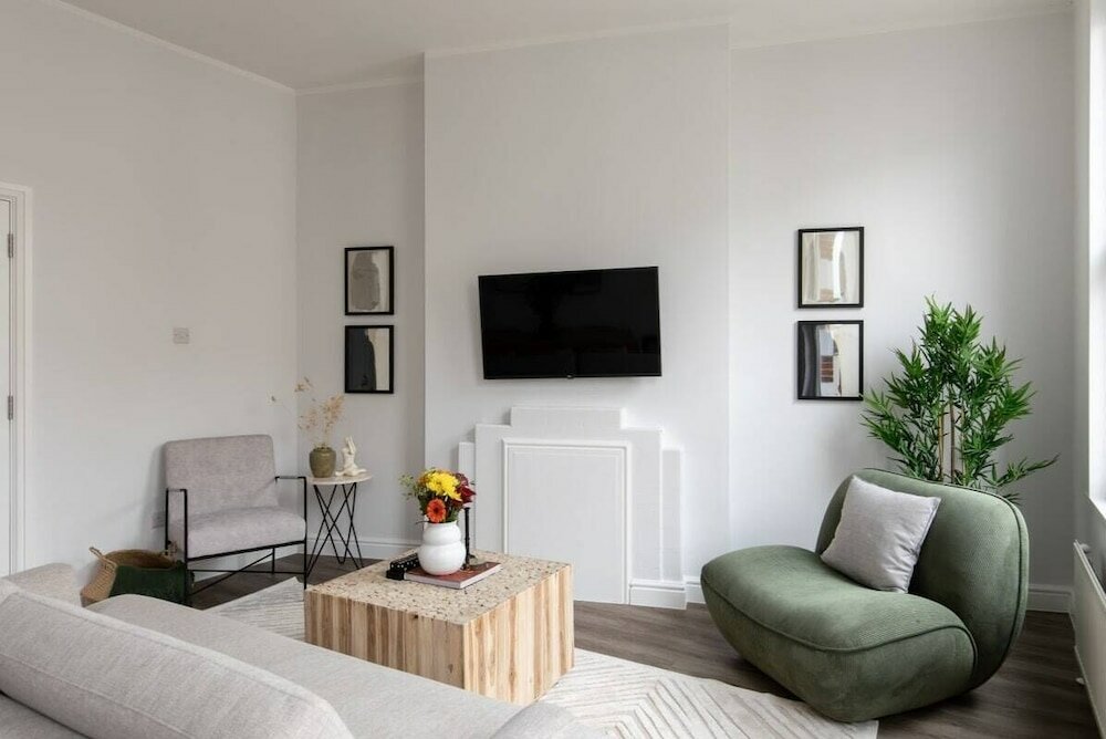 Фото The Hammersmith Nook - Captivating 5bdr Flat