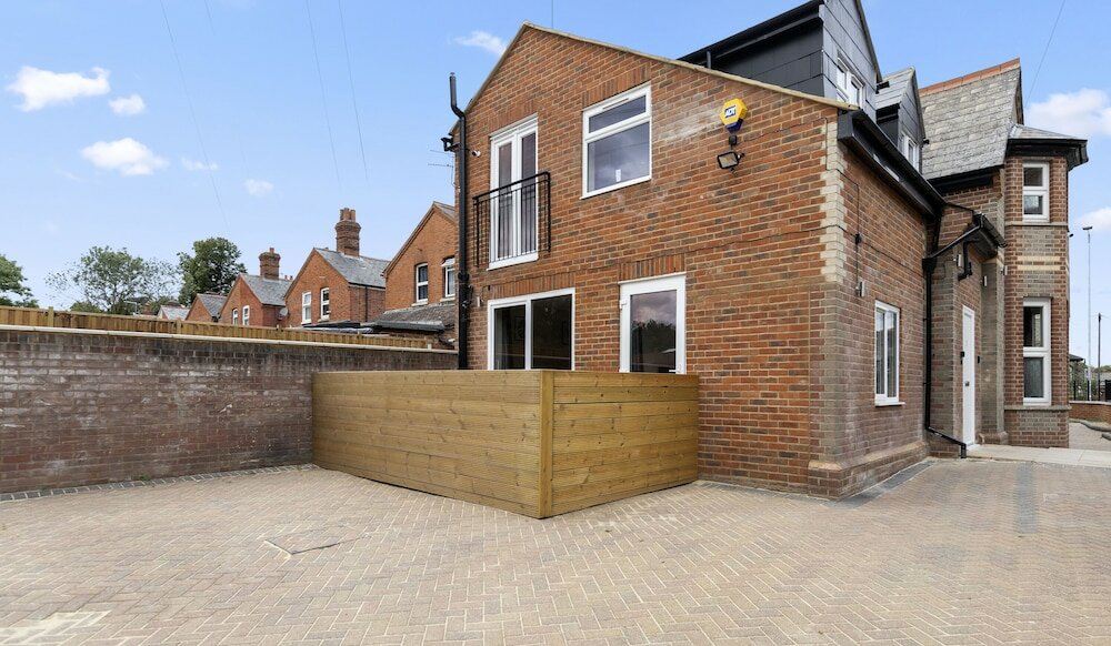 Фото Brand New Unique 2 Bedroom Apartment