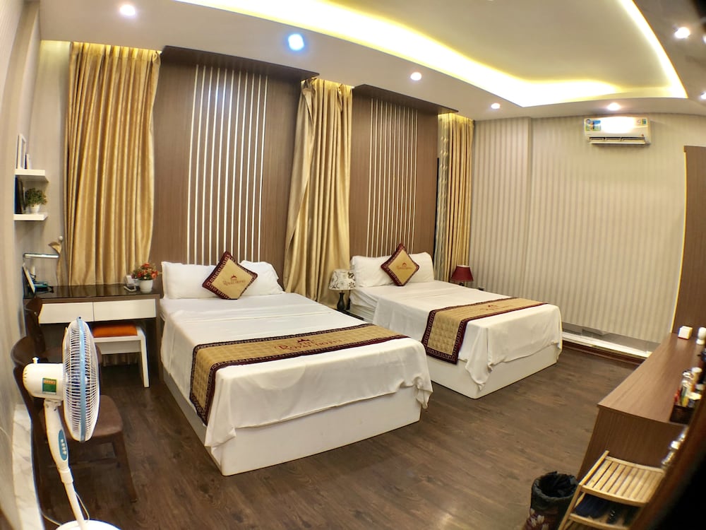 Фото The Royal Hotel