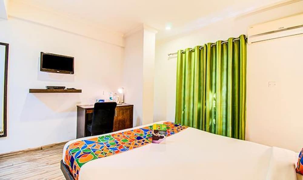 Фото Fabhotel Park Inn