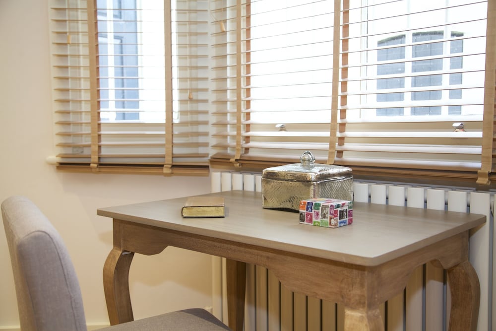 Фото 1 Bedroom Apartment near Kings Road