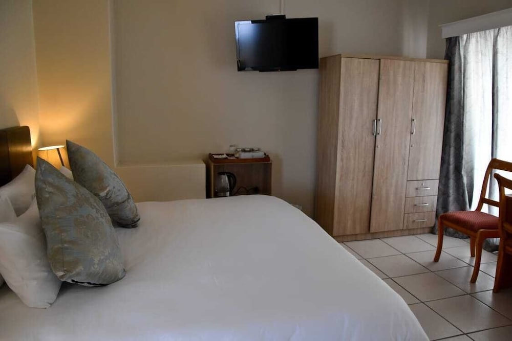 Фото 34onLincoln Guesthouse