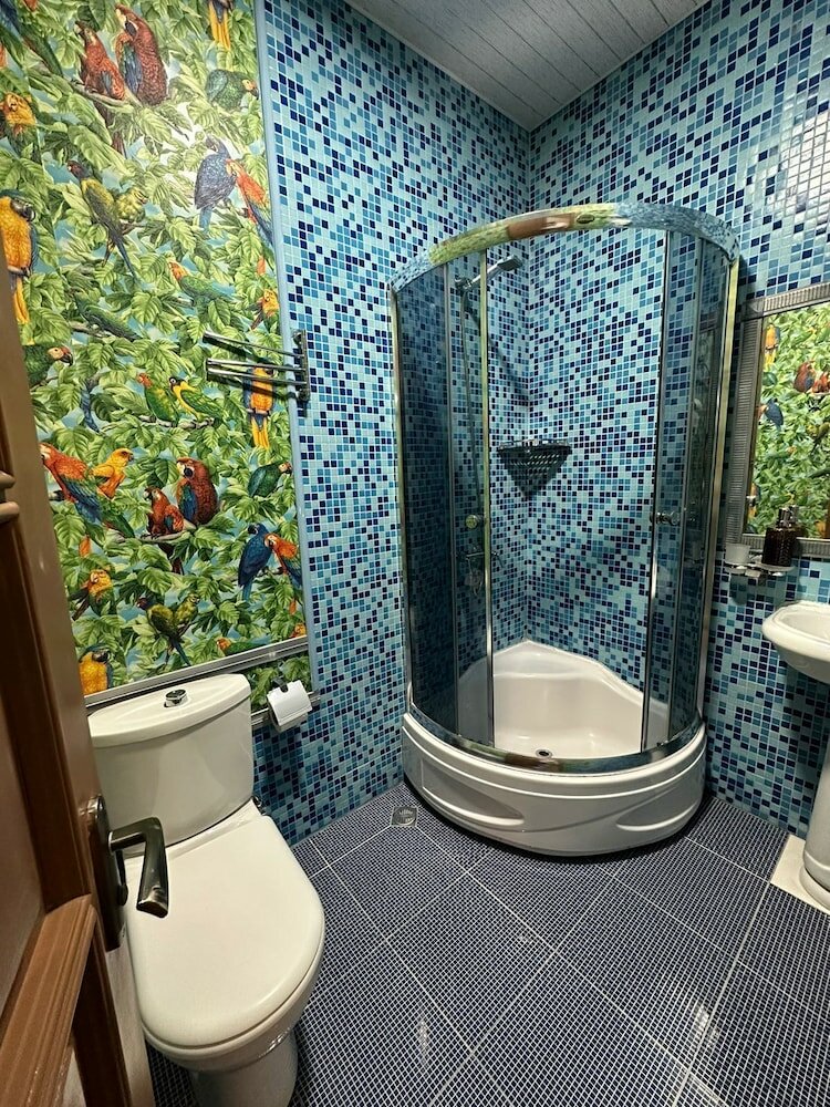 Фото Гостиница на ул. Константина Гамсахурдиа, 1