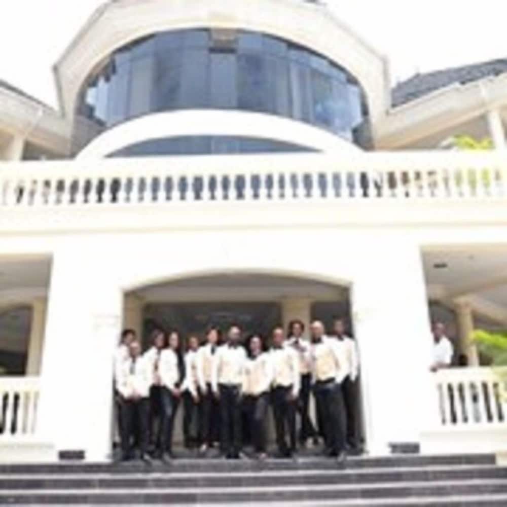 Фото Edmudian Court Luxury Apartments