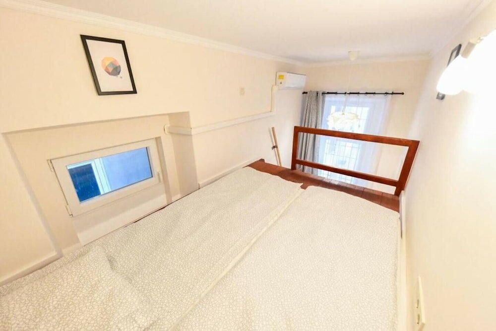 Фото Cosy studioflat in downtown BP, Hársfa str