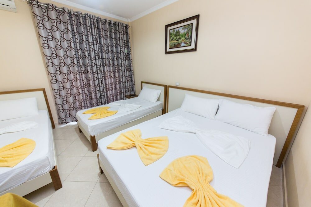 Фото Hotel Vila Misiri