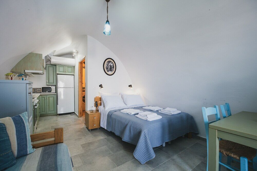 Фото Karavos View - A Unique Artists' Hideaway Paradise