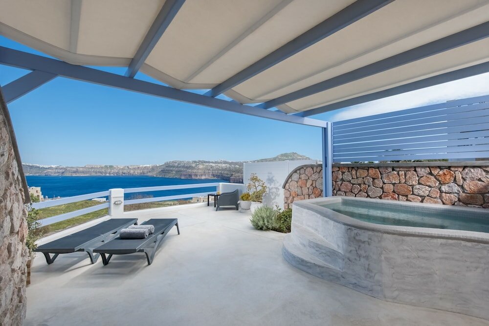 Фото Earino Suites & Villas