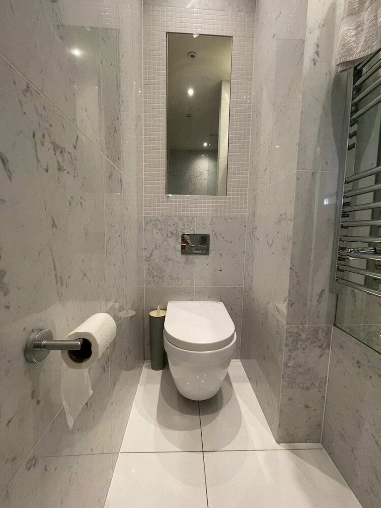 Фото Stylish 2bd Maisonette - 5 Mins to Hampstead Heath