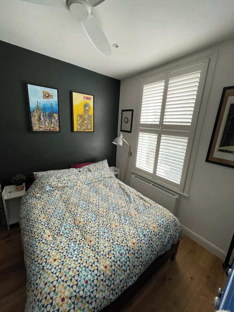 Фото Snug 1bd Flat With Balcony - Stoke Newington