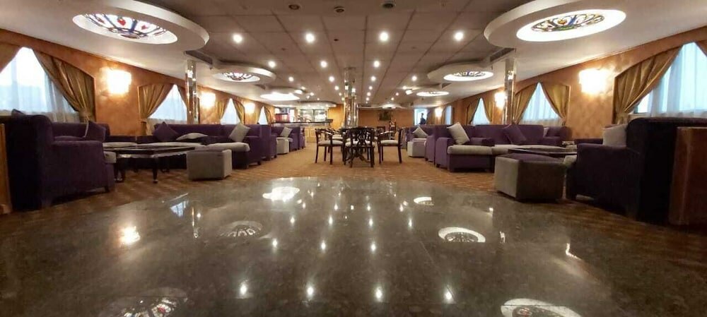 Фото Queen isis floating hotel in minya