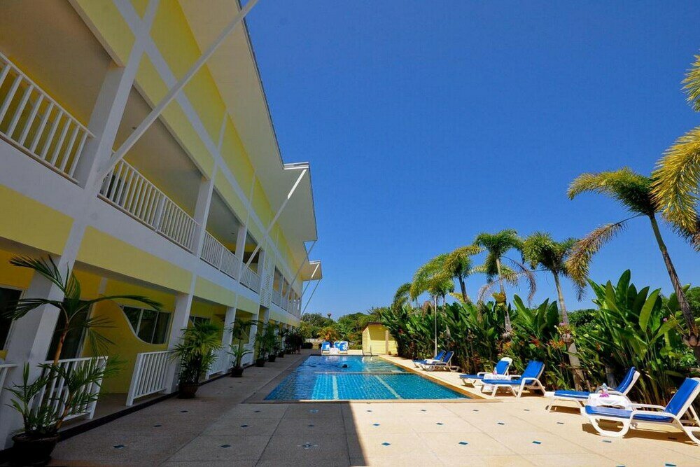 Фото Phuket Airport Sonwa Resort