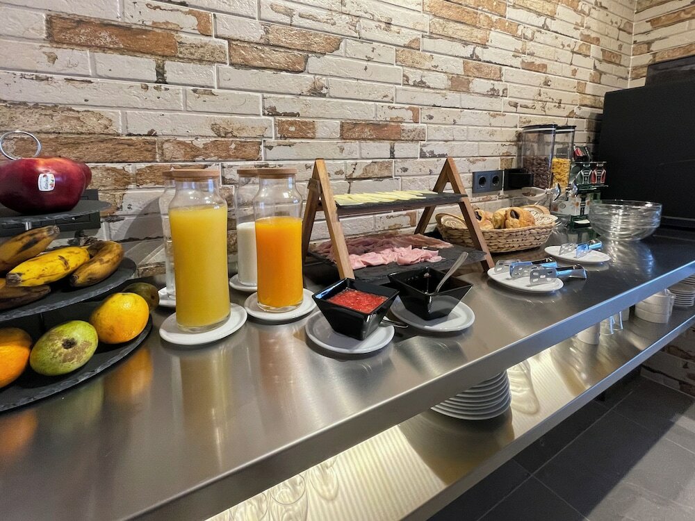 Фото Hotel Quatre Llunes