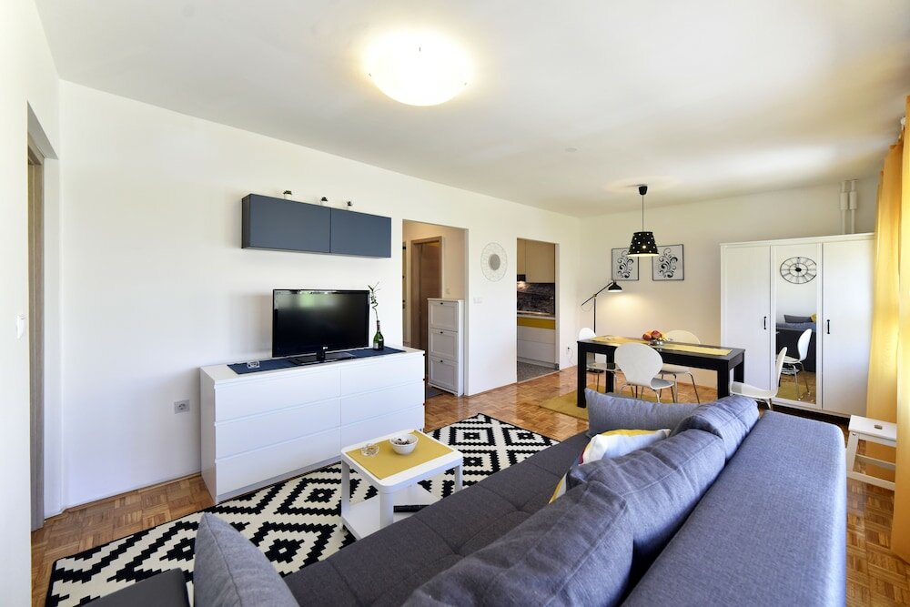 Фото Apartment Place4U