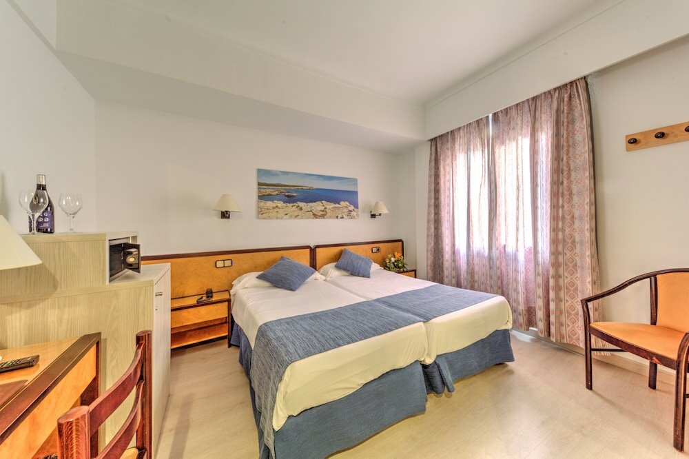 Фото Hotel Voramar Mallorca