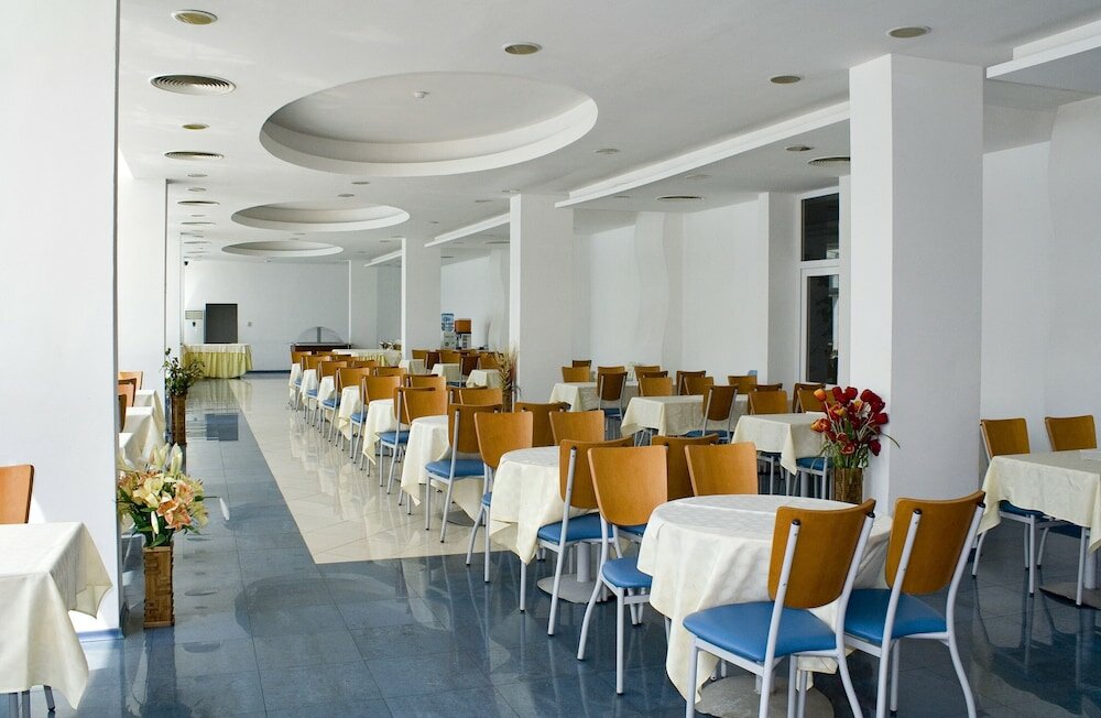 Фото Hotel Korona - All inclusive