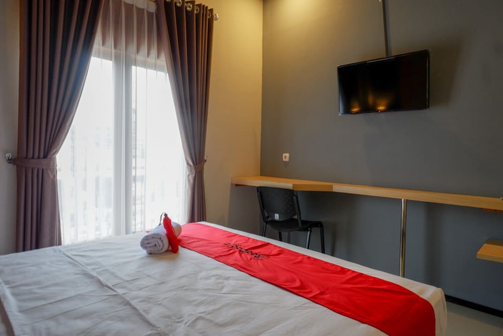 Фото RedDoorz Syariah @ Jalan Sultan Agung Tegal