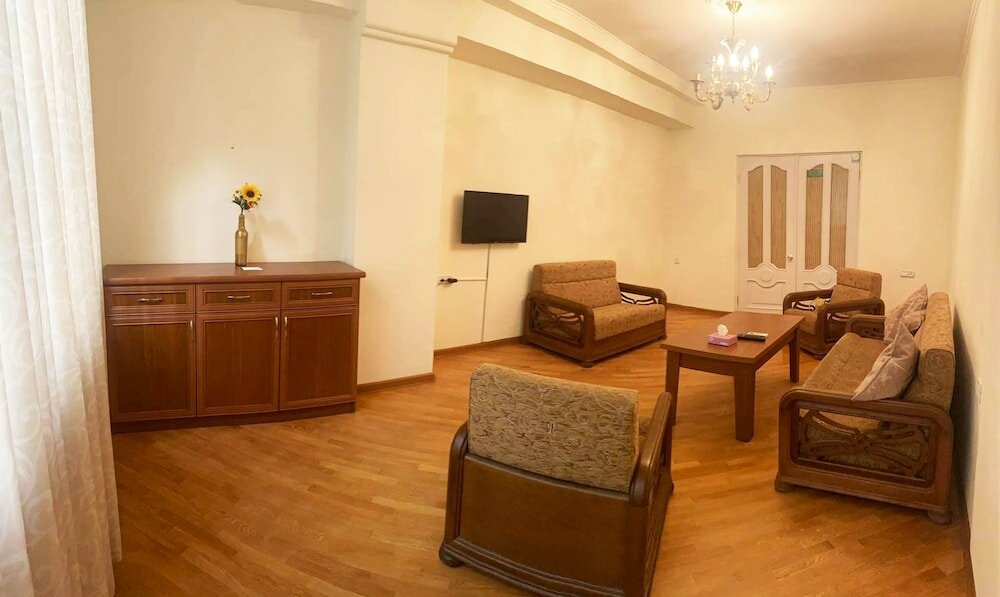 Фото Domino Yerevan Hostel and Tours