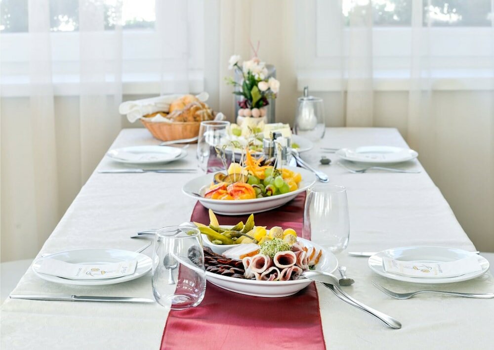 Фото Granada Konferencia Wellness Sport Hotel