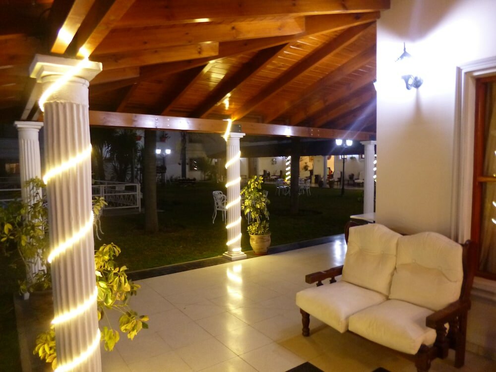 Фото Hotel Garden House