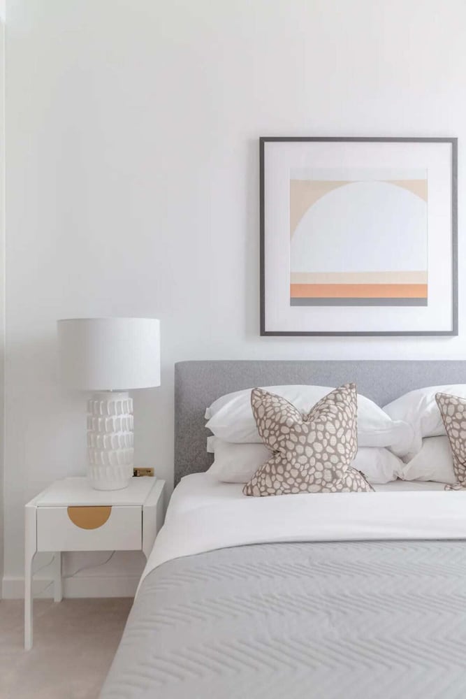 Фото Luxurious 2bd Flat by the River - Vauxhall