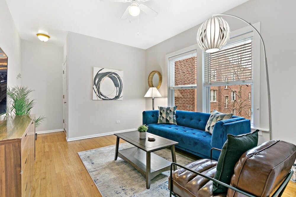 Фото 1br Apt with King Bed in Rogers Park