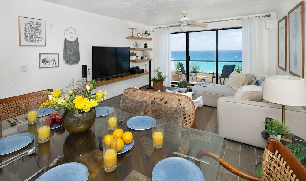 Фото Cozy Ocean Front Ph At Marlin Beach