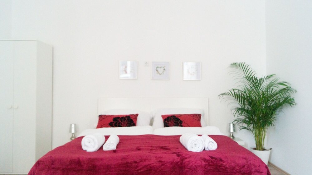 Фото Modern Apartment Wiener Stadthalle 1