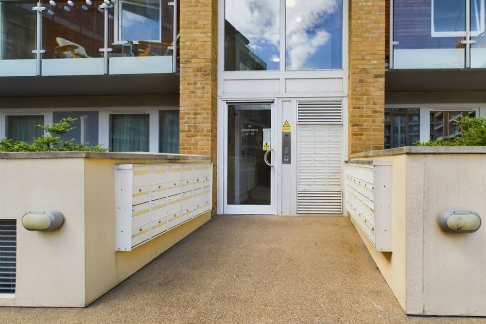 Фото The Battersea Sanctuary - Classy 1bdr Flat With Terrace