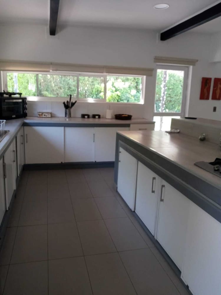 Фото Hermosa Gran Casa con Piscina EN Olmue