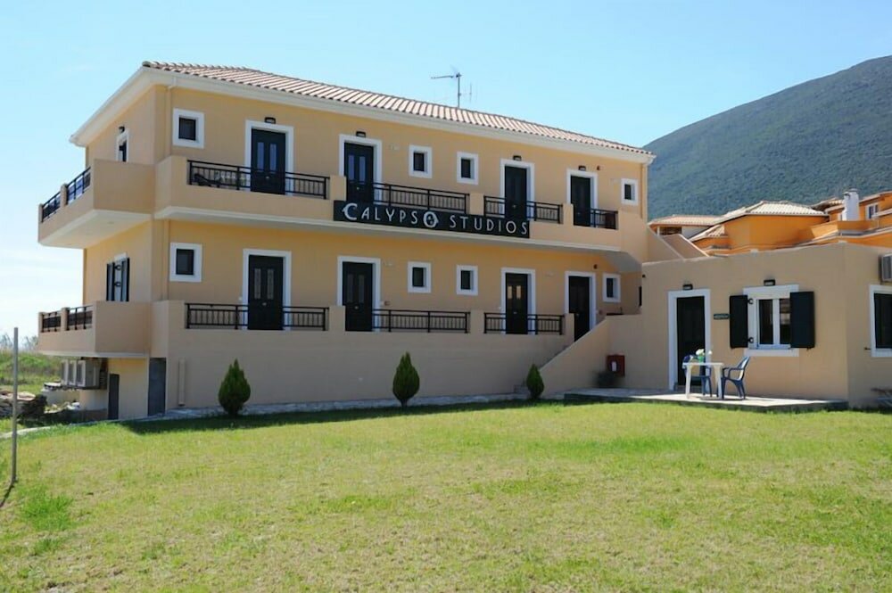 Фото Calypso Luxury Studios