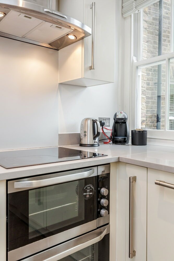 Фото Stylish 3 Bed 3 bath in Kens High St