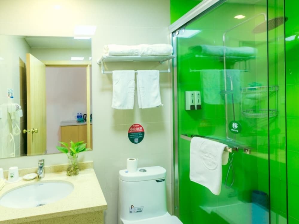 Фото GreenTree Inn Shanghai Fengxian District Nanqiaoxincheng Metro Station Express Hotel