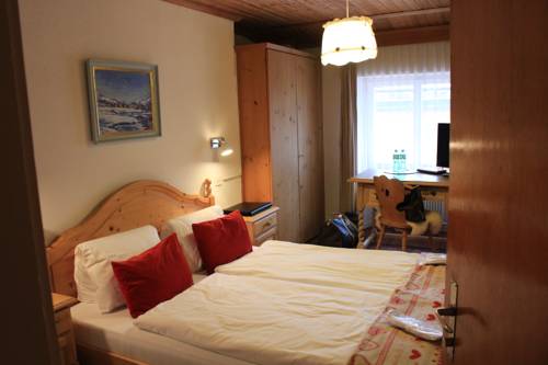 Фото Conrad's Mountain Lodge - Sport Equipment included