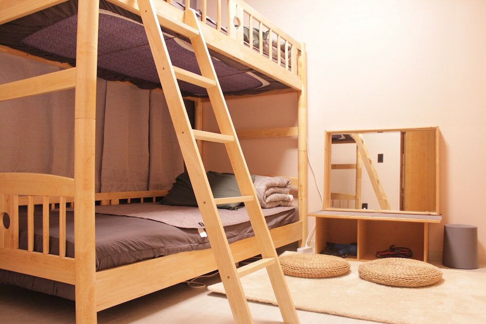 Фото U Guesthouse 2 in Yeonnam Caters to Women - Hostel
