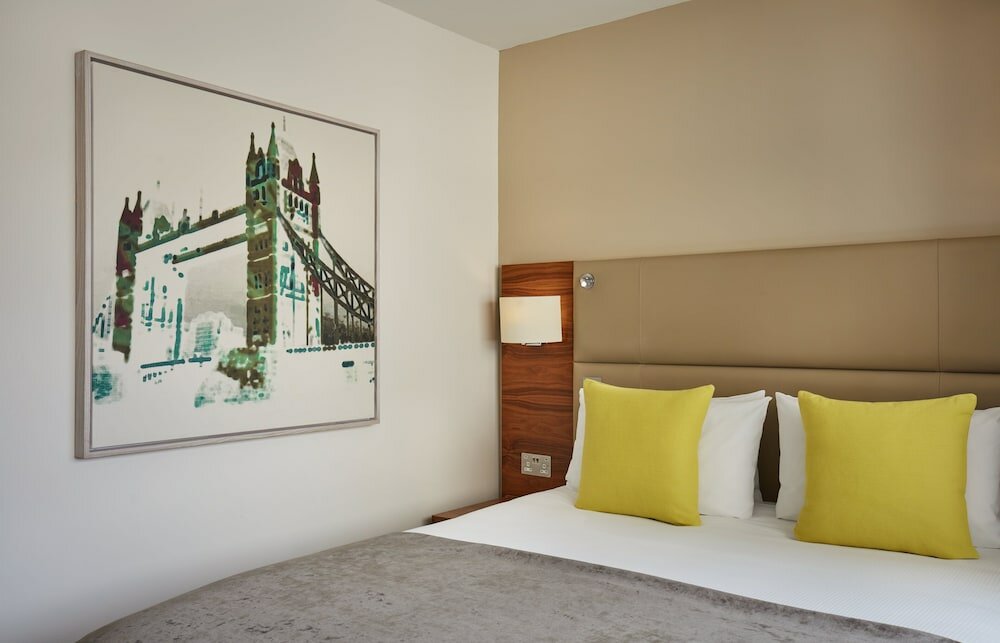 Фото The Tower Hotel