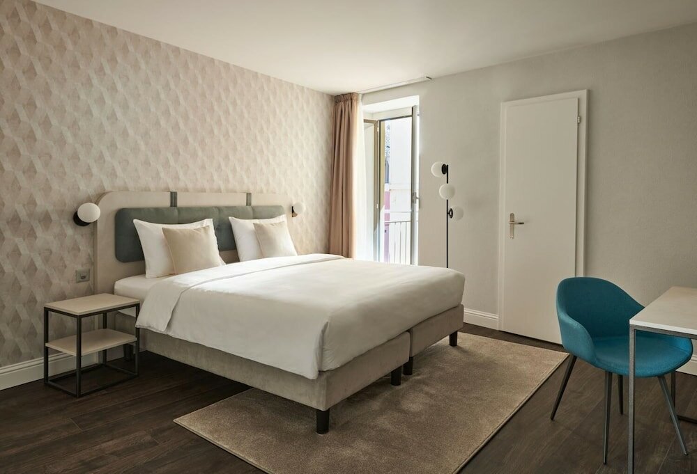 Фото Vista Lakefront Boutique Hotel