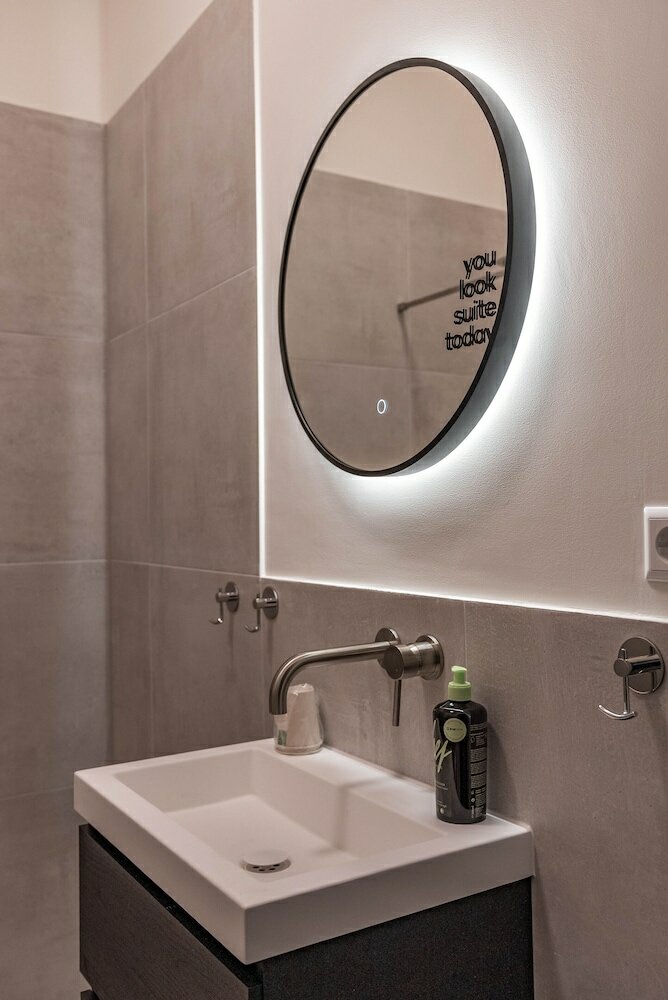 Фото Limehome Den Haag Keizerstraat