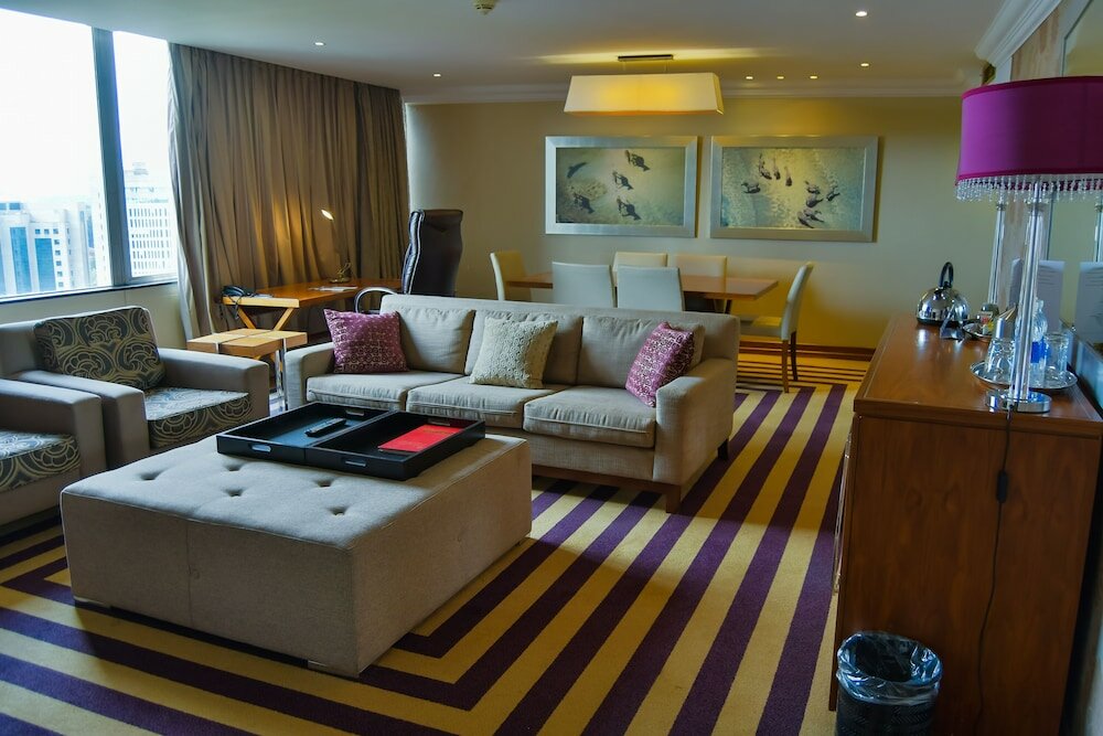 Фото Monomotapa Hotel