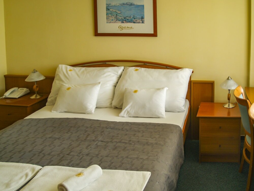 Фото Világos Hotel Balatonvilágos