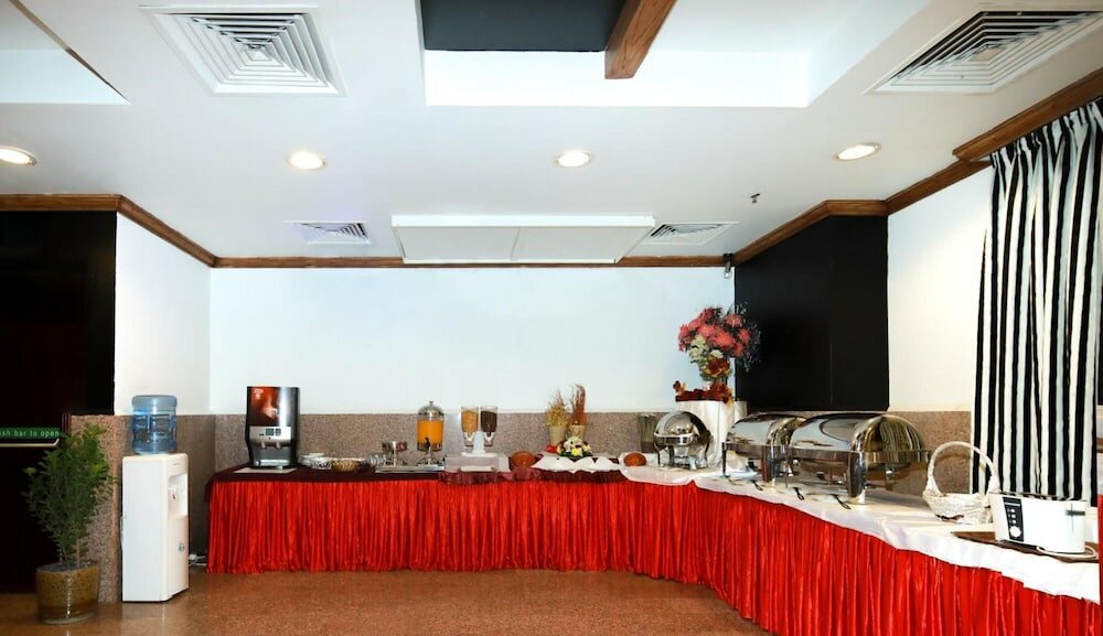 Фото LaVilla Hotel