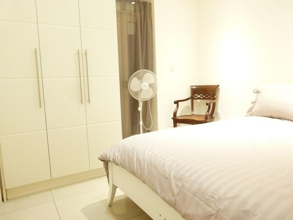 Фото Ss Property Hub - Large apartment near Hyde Park