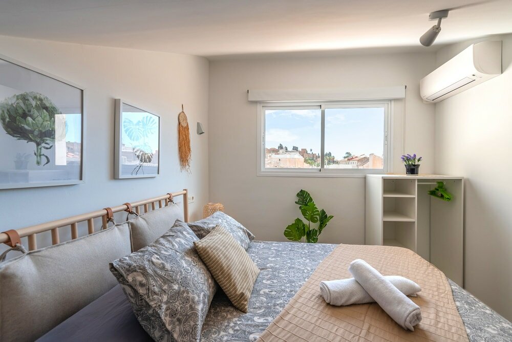 Фото Skysea Holidays City Center Suites