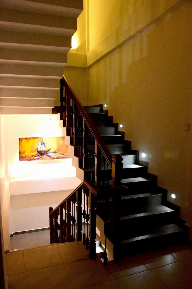 Фото Capital O 132 Blue Spring Hotel