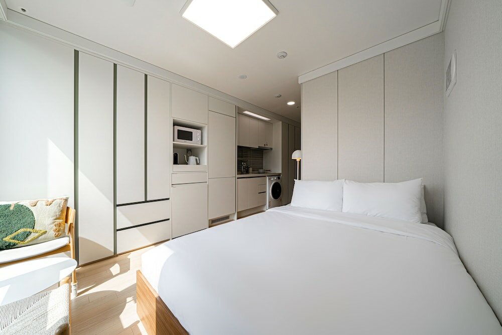 Фото Urbanstay Myeongdong