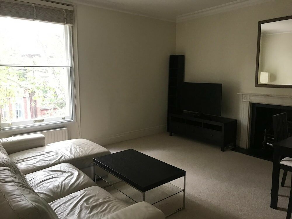 Фото Beautiful one bedroom in Kensington